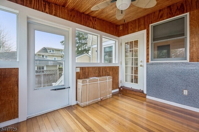 Building Photo - 439 St Marks Ave