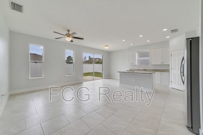 Building Photo - 128 Willow Dr