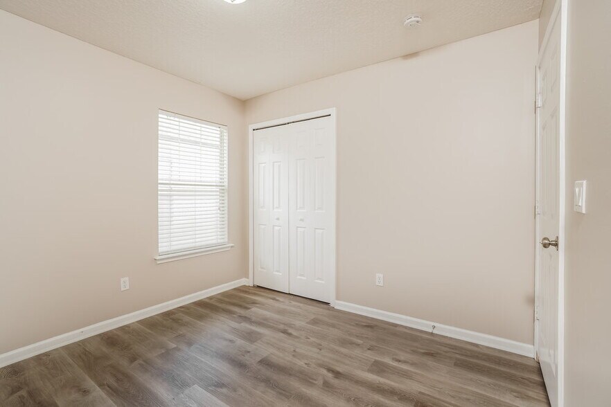 Building Photo - 3899 Pebble Brooke Circle South