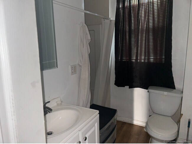 Building Photo - 19 S High St