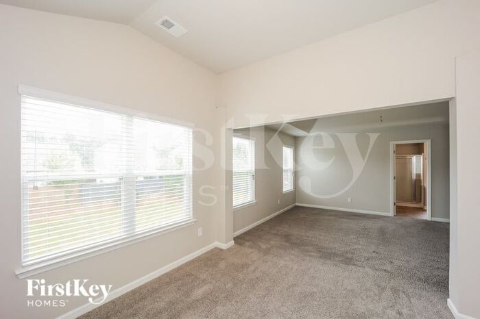 Building Photo - 12 Cliffbriar Terrace