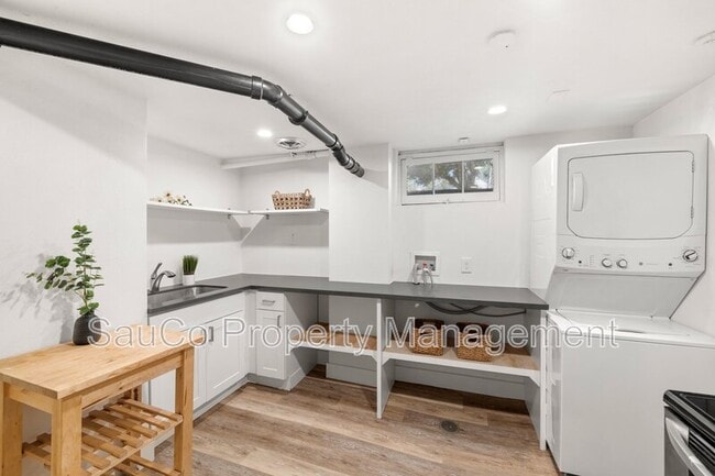 Building Photo - 6123 NE 25th Ave