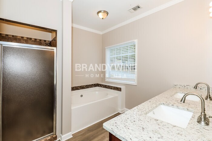 Building Photo - 6945 Merrywood Dr