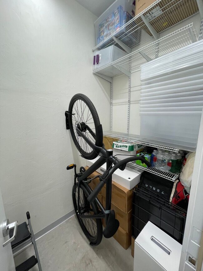 Building Photo - Jamaica Plain 2 bedroom w/garage parking a...
