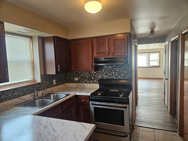 Building Photo - 7926 S Kedzie Ave