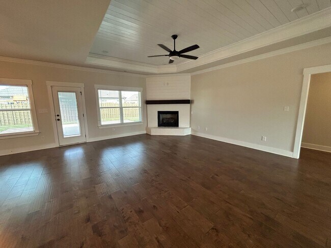 Building Photo - 136 Rosemary Ayers Dr