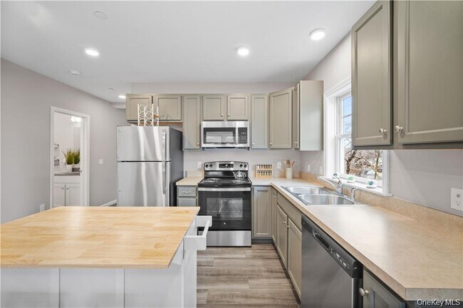 Building Photo - 108 N Kensico Ave