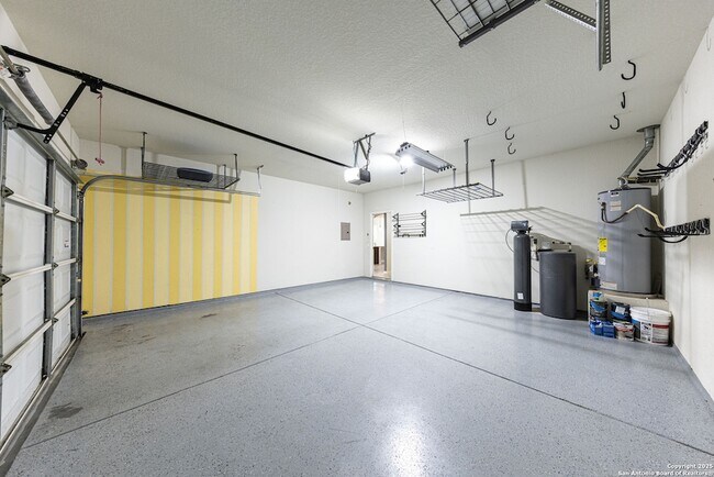 Building Photo - 12606 Texas Gold