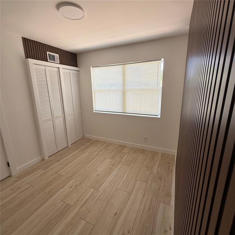 Building Photo - 1827 N Dixie Hwy