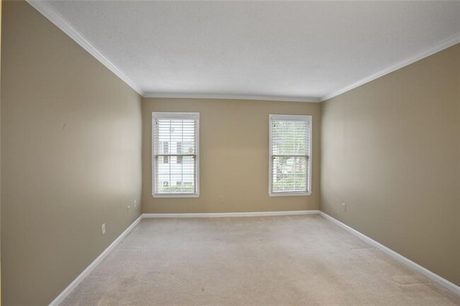 Building Photo - 202 Peachtree Forest Dr