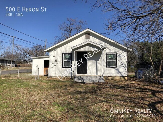 Building Photo - 500 E Heron St