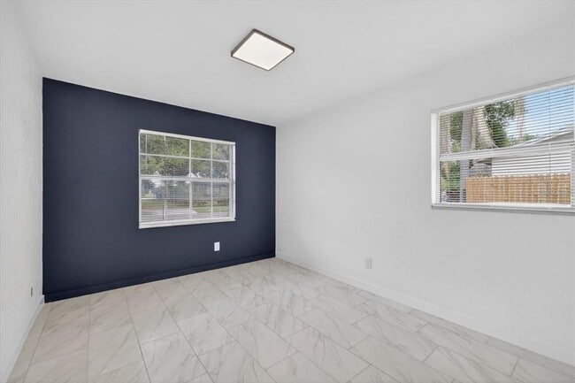 Building Photo - 8609 Fish Lake Rd