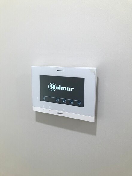 Building Photo - 3712 N Troy St