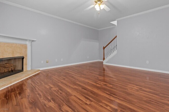 Building Photo - 2422 Temple View Dr