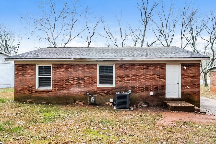 Building Photo - 617 Dunbrook Ln