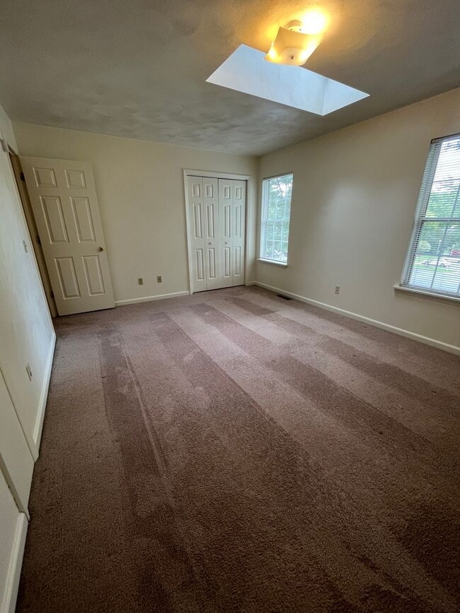 Building Photo - Rutherford 3 Bedroom 3 Bath with Den Town House