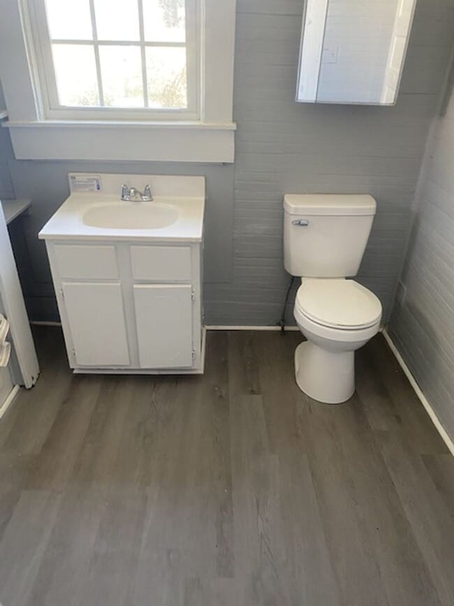 Building Photo - 3 Bedroom Duplex