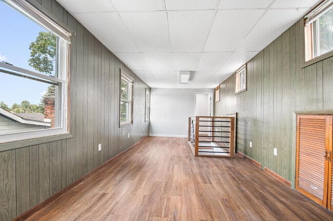 Building Photo - 4637 Alpine Ave