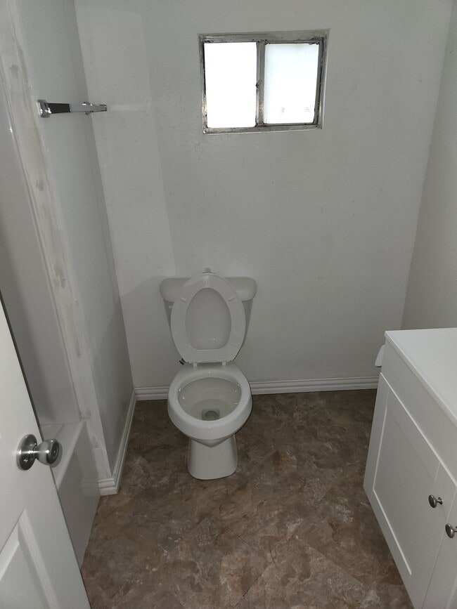 Building Photo - 108 Owens Cir
