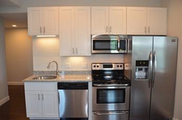 Building Photo - 6 Admirals Wy