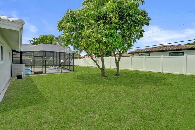 Building Photo - 4755 NE 23rd Ave