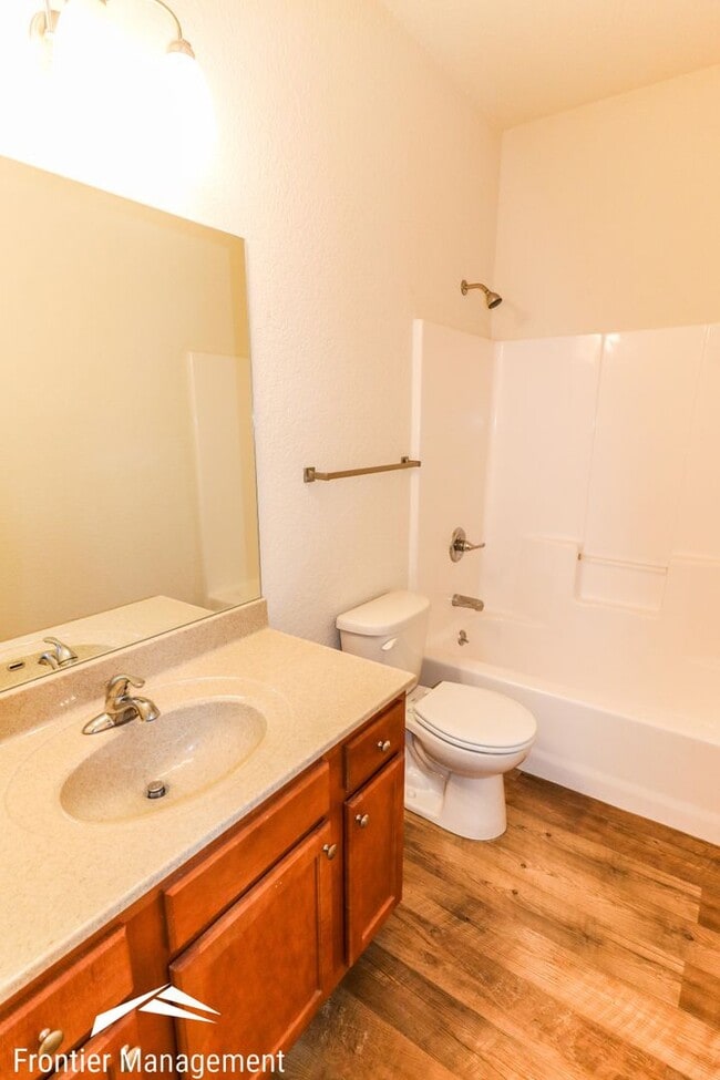 Building Photo - 914 Vattier Street