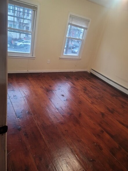 BR2 - 74 Sussex Ave