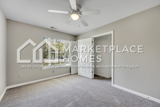 Building Photo - 1356 Royalty Dr