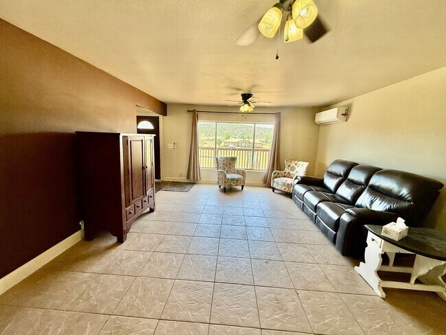 Building Photo - 4-BR Home with Horse Privileges in Apple Valley