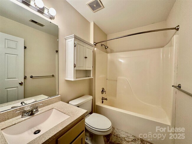 Building Photo - 126 Lake Davidson Cir