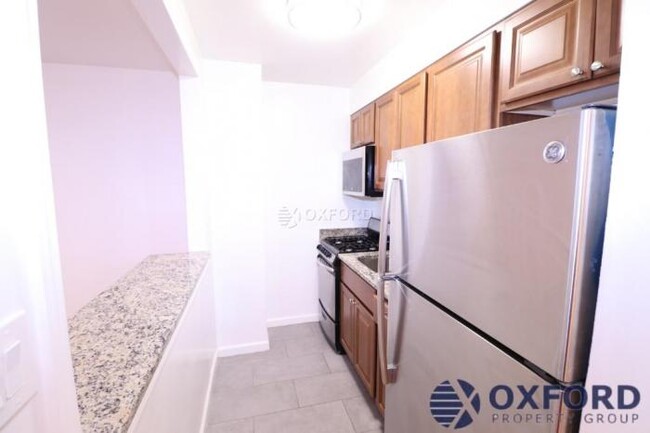 Building Photo - 1 bedroom in Queens NY 11355