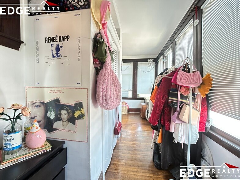 Building Photo - 324 Faneuil St