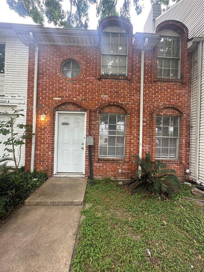 Building Photo - 10004 Westview Dr