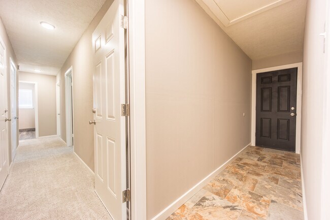 Building Photo - 17411 Strack Dr E