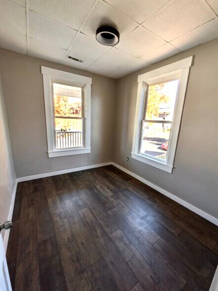 Building Photo - 231 E Market St