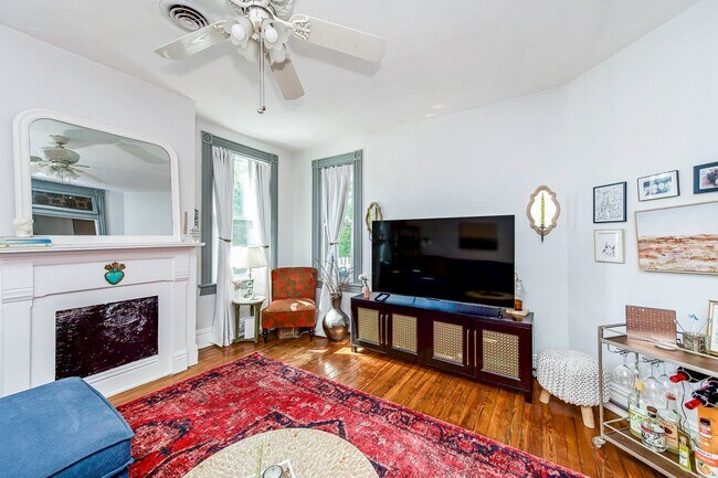 Building Photo - 3203 Parkwood Ave