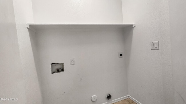 Building Photo - 13344 W Desert Ln