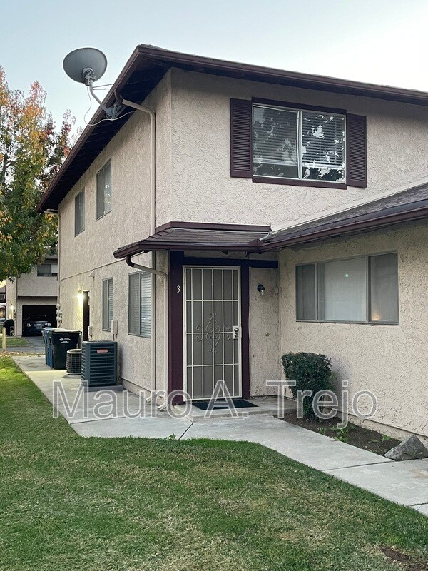 Primary Photo - 1150 W Calle De Las Estrellas