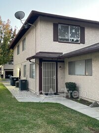 Building Photo - 1150 W Calle De Las Estrellas