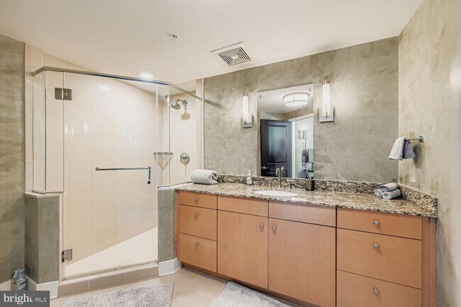 Building Photo - 675 President St