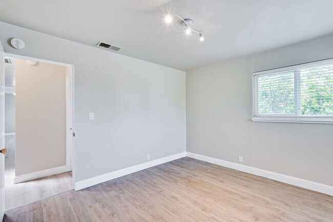 Building Photo - FOR RENT – Beautifully Updated 4 Bed / 3 Bath Home in Prime Santa Clara Location (NVIDIA)