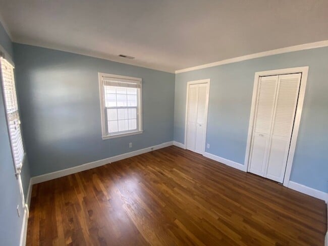 Building Photo - Inviting Pacific Grove Home!