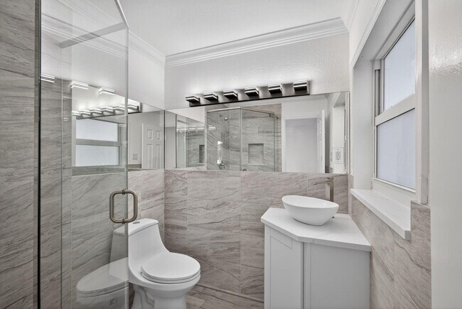 Building Photo - 624 Southwind Cir