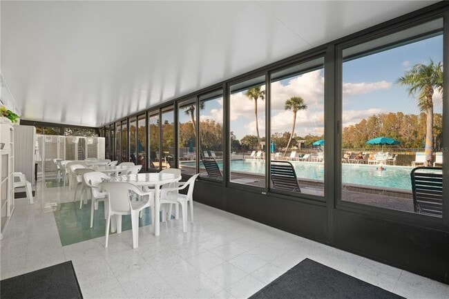 Building Photo - 1400 Pine Glen Ln