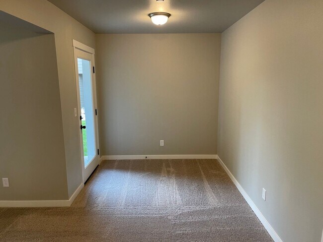Building Photo - Beautiful New 5BD/4BTH Bella Cresta Home f...