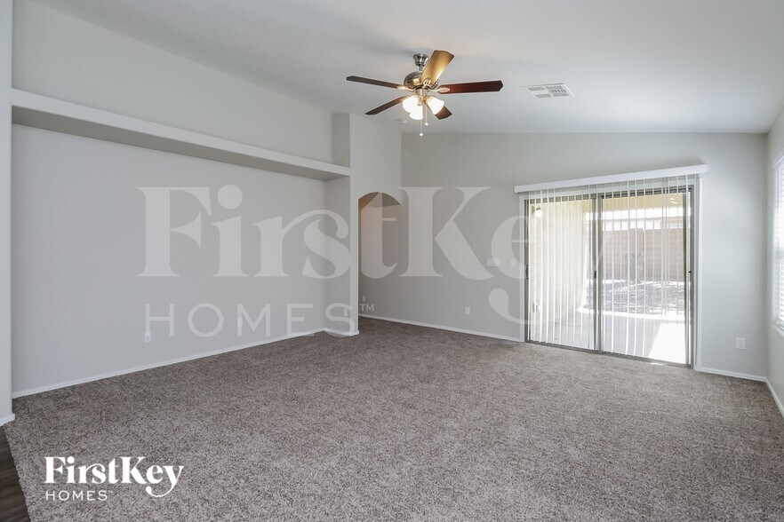 Building Photo - 3849 W South Butte Rd