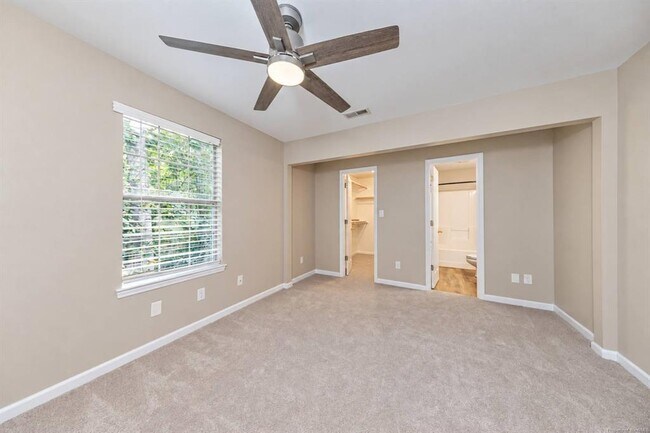 Building Photo - 226 Nina Ln