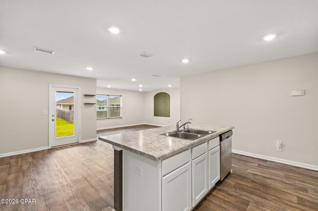 Building Photo - 7292 Ellie B Dr