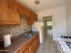 Building Photo - 1801 N 7th Ave