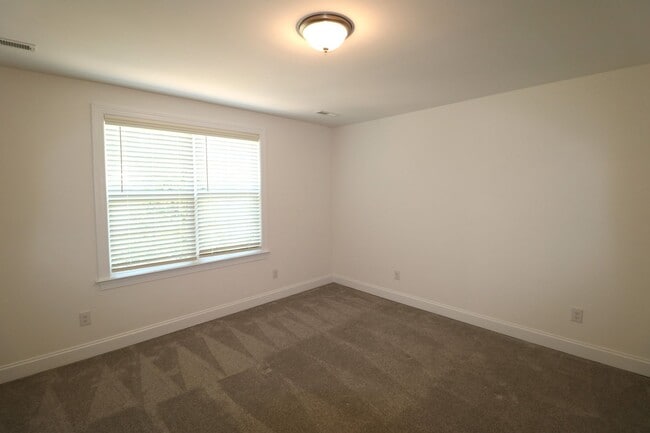 Building Photo - 772 Gibb St